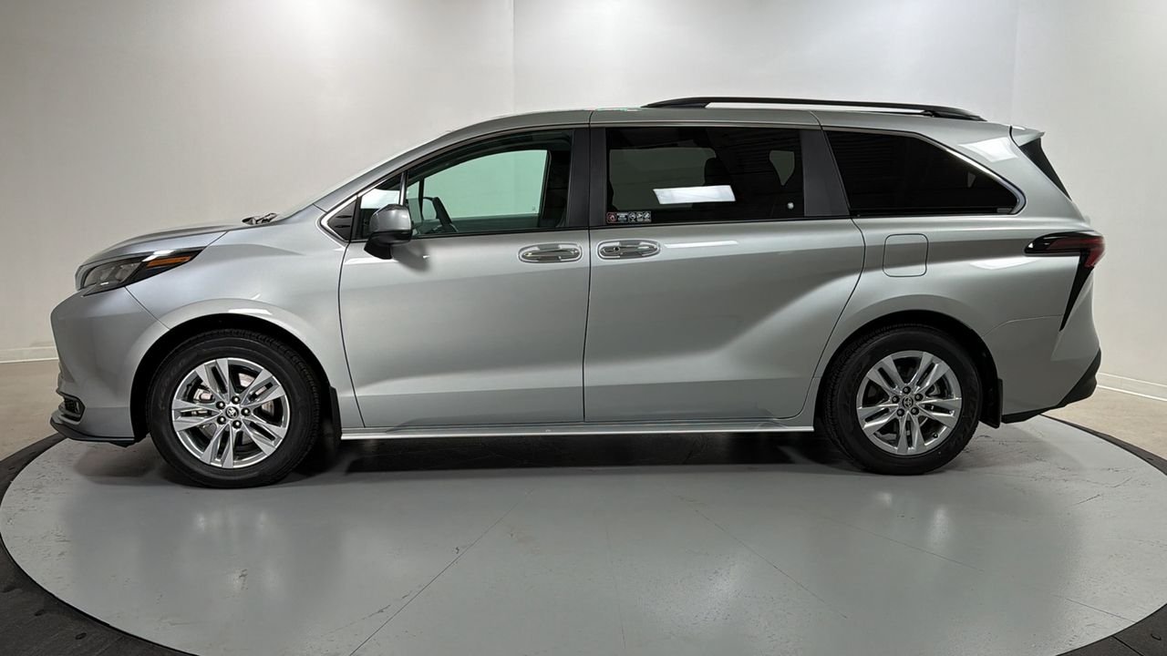 Used 2025 Silver Toyota XLE image 8