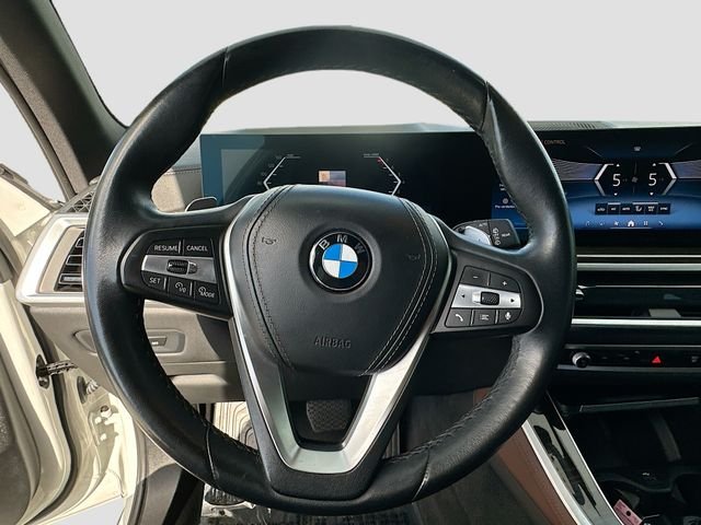 Used 2024 White BMW sDrive40i image 11