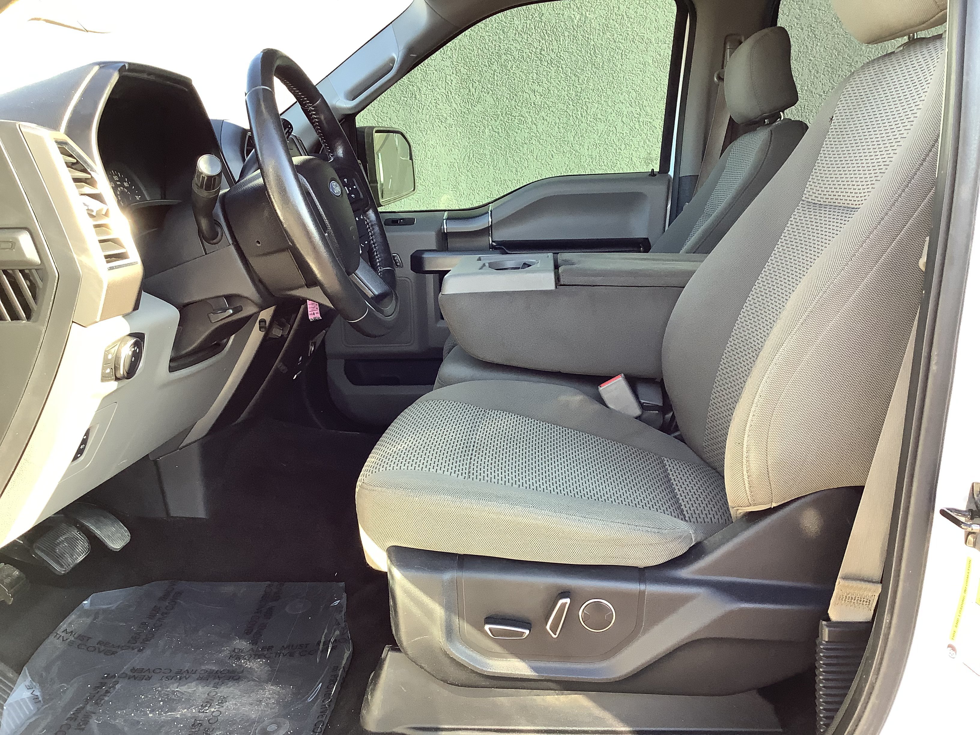 Used 2017 White Ford XLT image 9