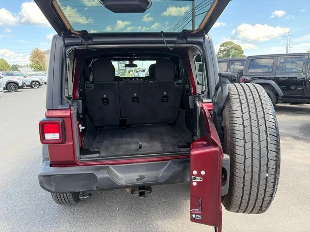Used 2021  Jeep Unlimited Sport S image 9