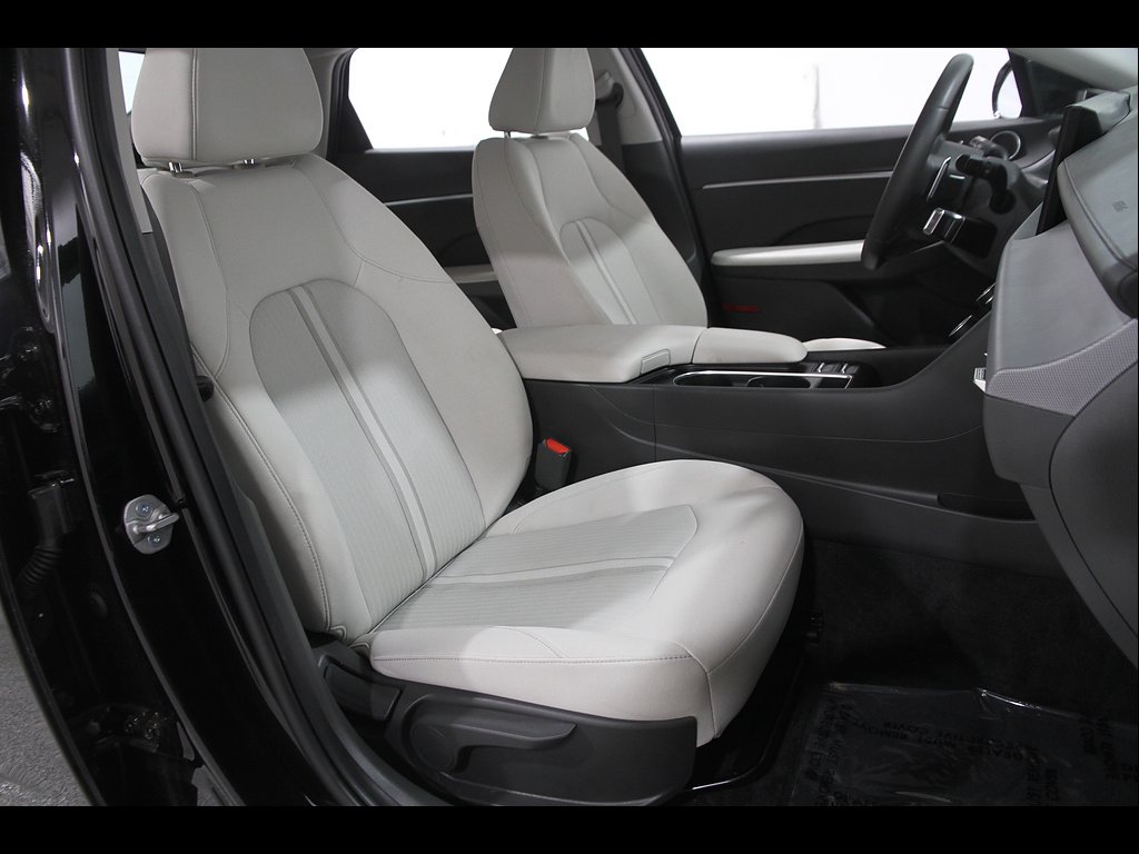 Used 2026 Abyss Black Pearl Hyundai SEL Sport image 17