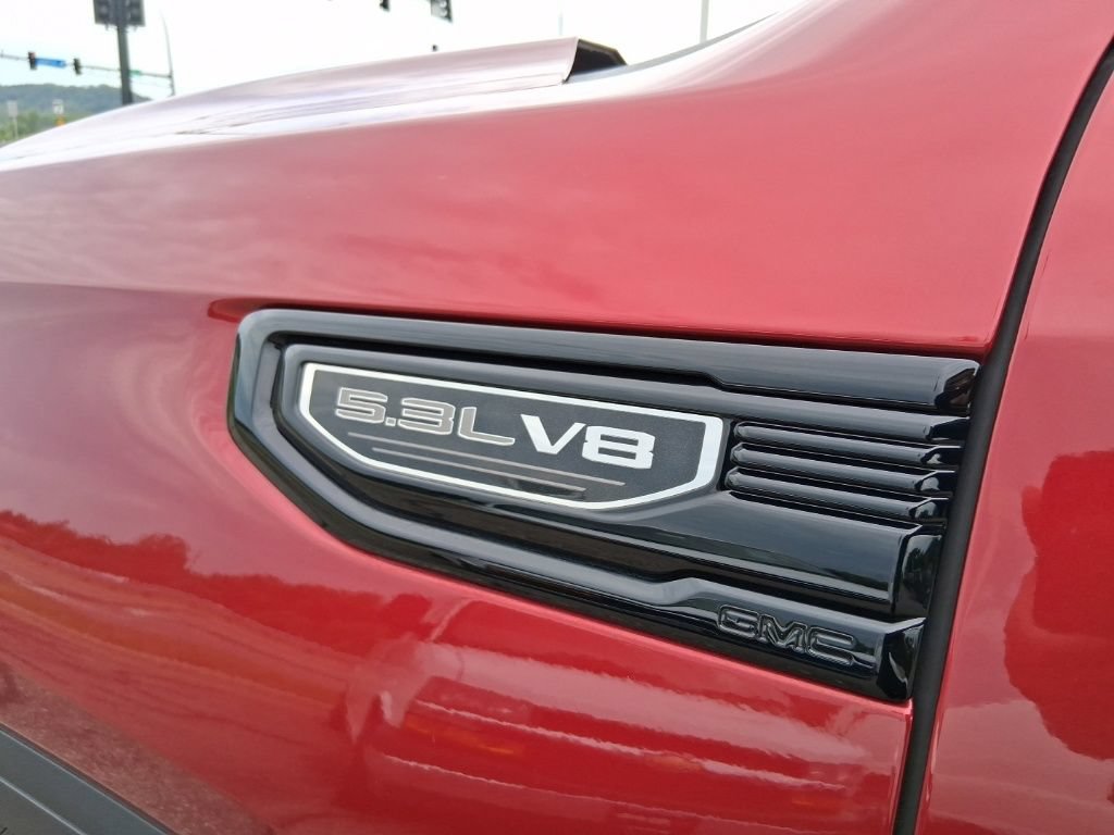 Used 2023 Volcanic Red Tintcoat GMC Elevation image 29