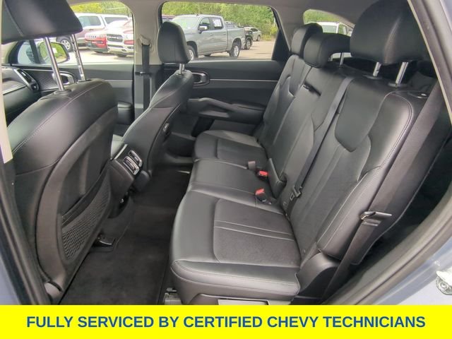 Used 2023 Silver Kia S image 40