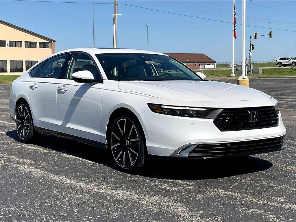 2026 Honda Accord Hybrid Touring's photo