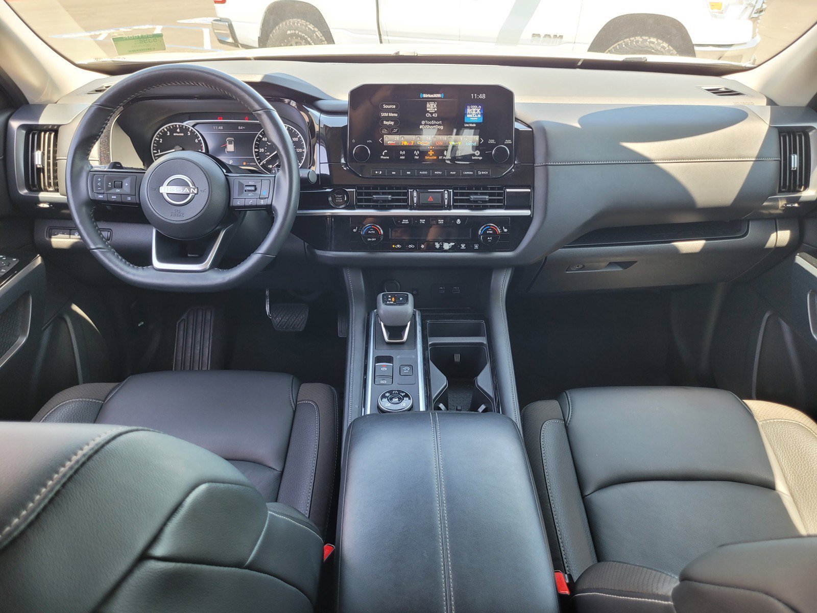 2025 Nissan Pathfinder SL - Photo 17