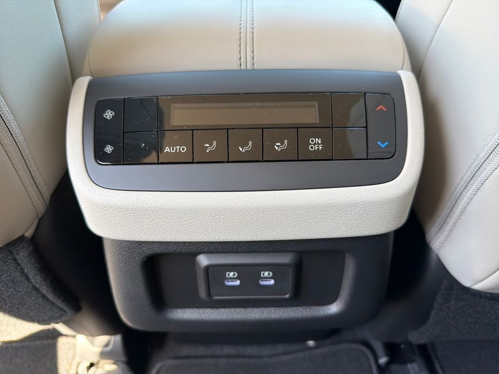 New 2026 Nissan Pathfinder SL 4D Sport Utility