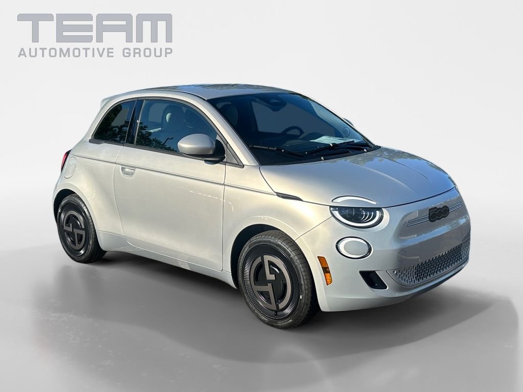 2025 FIAT 500e Base