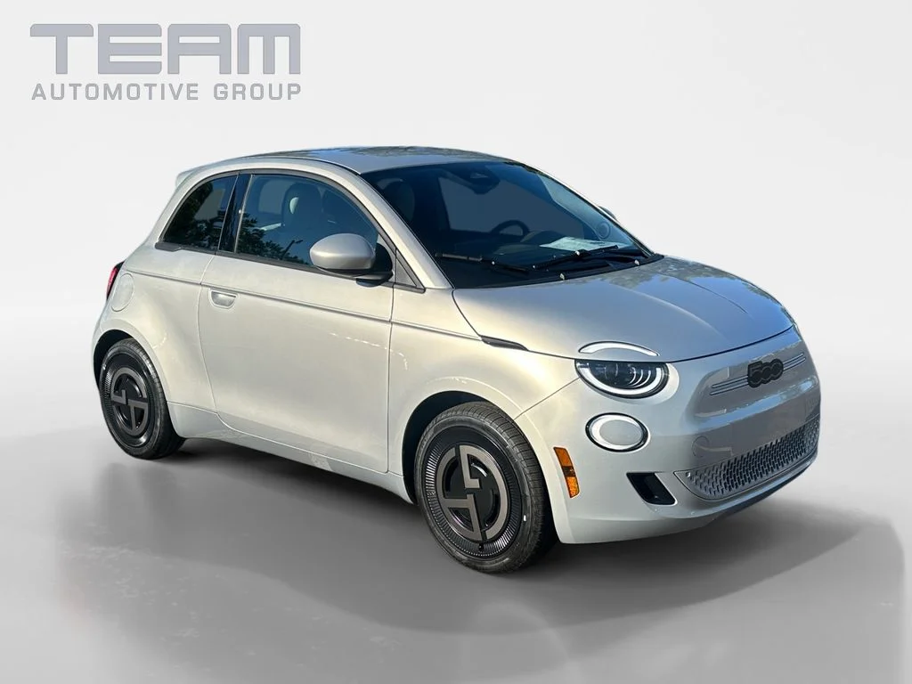 2025 FIAT 500e Giorgio Armani's photo