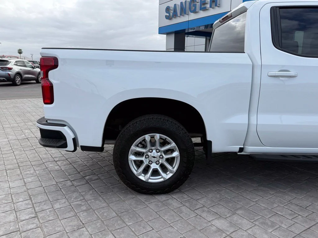 Used 2026 Summit White Chevrolet RST image 11