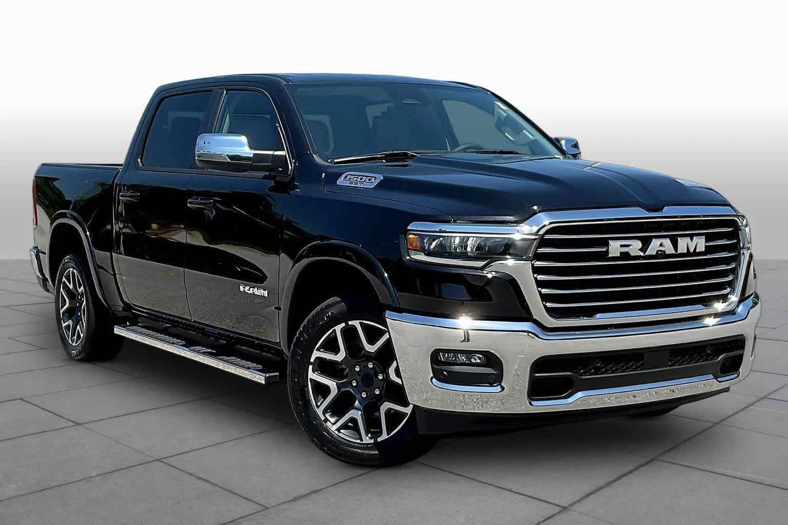 Used 2025 Diamond Black Crystal Pearlcoat Ram Laramie image 5