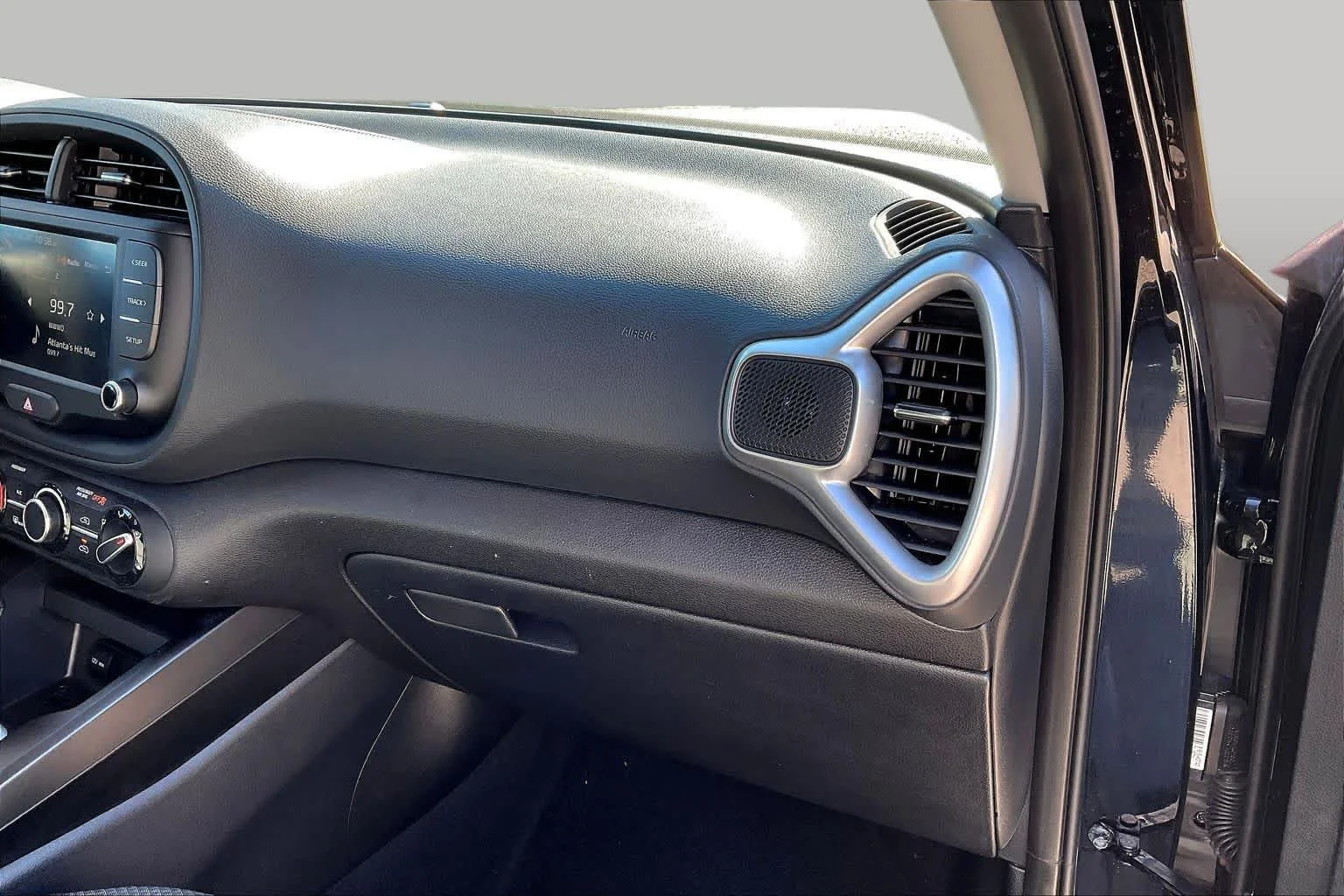 Used 2025 Fusion Black Kia LX image 18