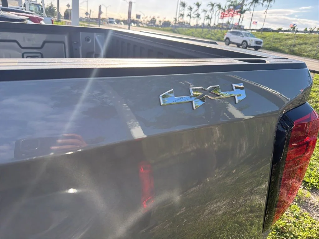 Used 2025 Sterling Metallic GMC Elevation image 10