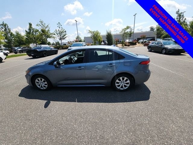 Used 2020 Blue Toyota LE image 9