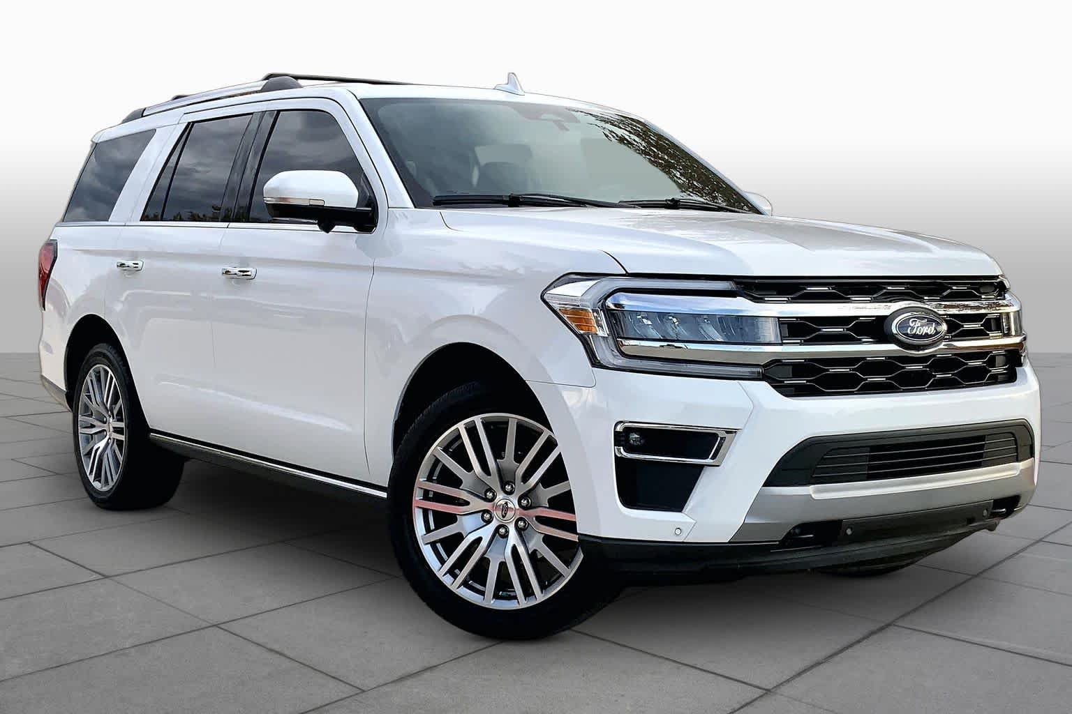 Used 2022 Star White Metallic Tri-Coat Ford Limited image 3