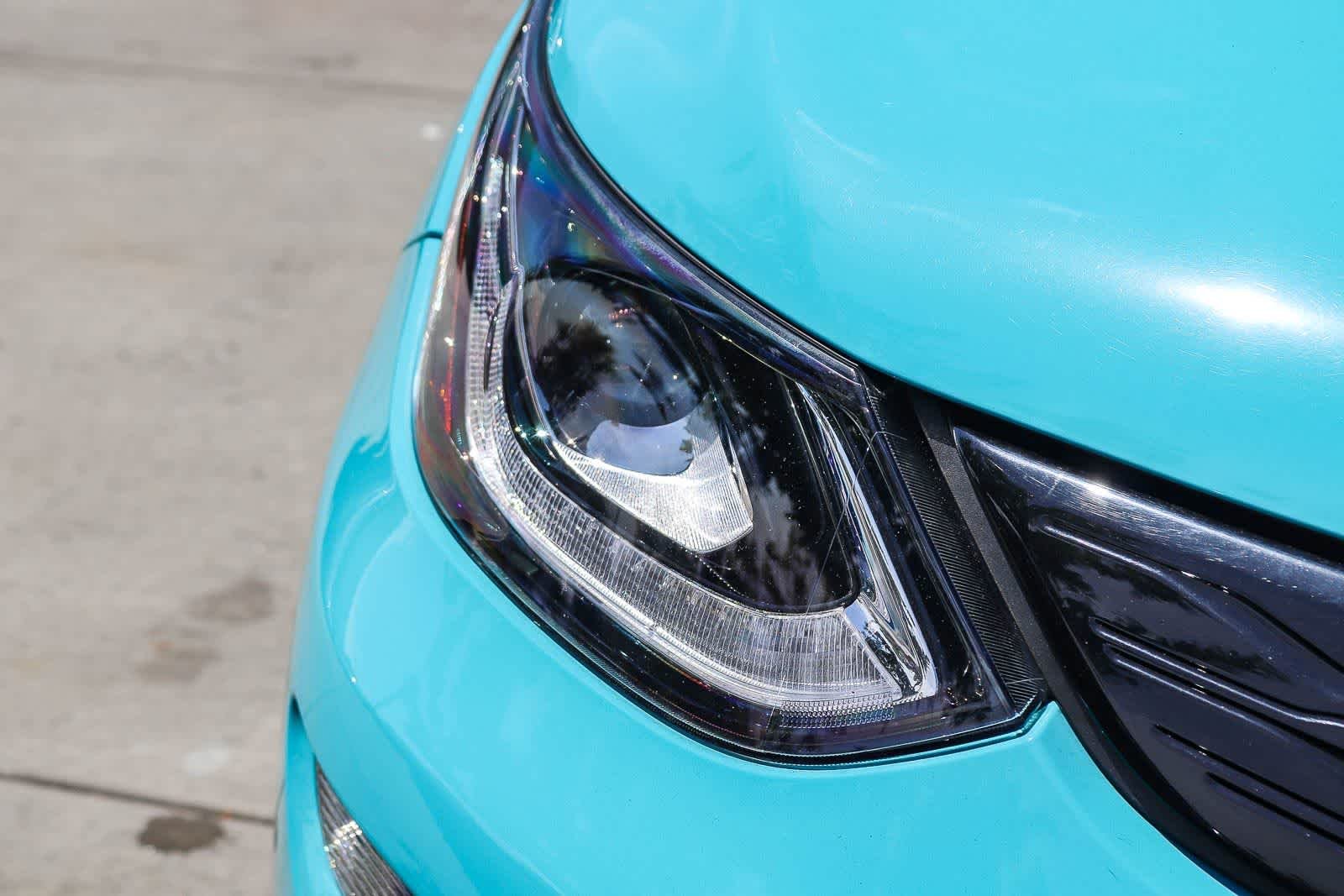 Used 2020 Oasis Blue Chevrolet Premier image 10