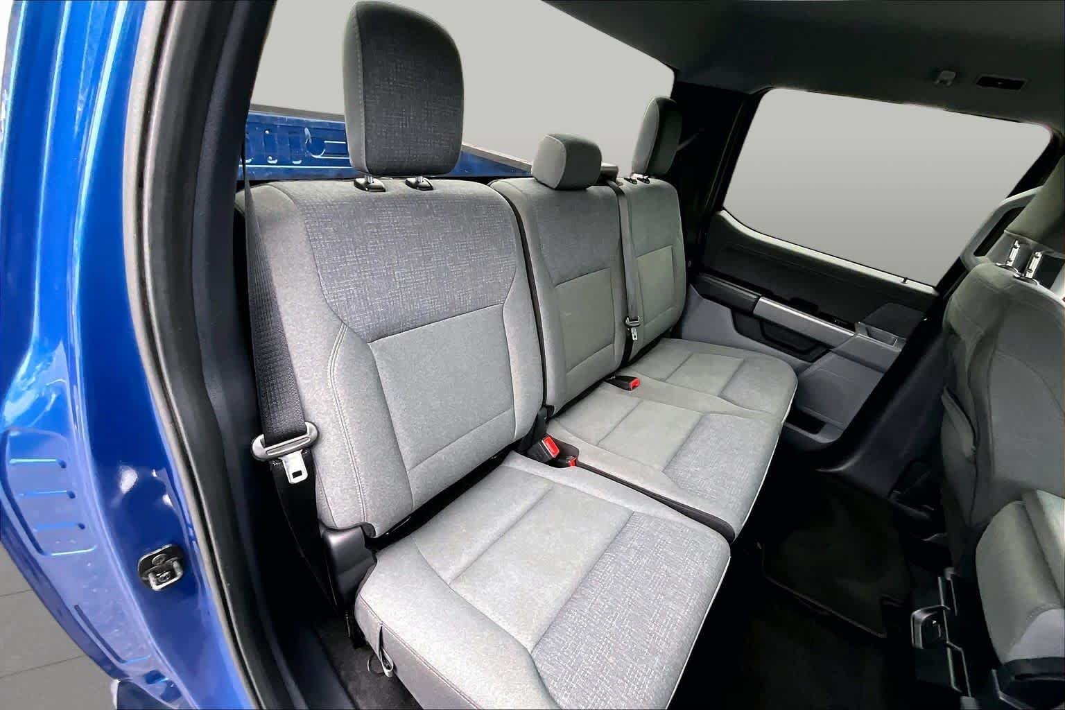 Used 2025 Atlas Blue Metallic Ford XLT image 19