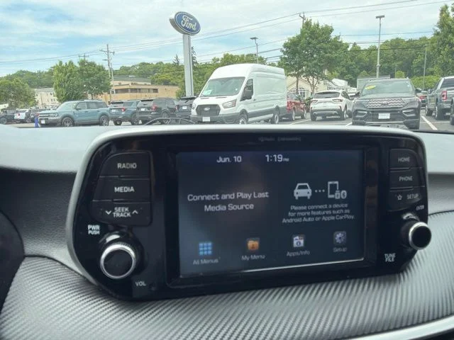 Used 2019 Red Hyundai Value image 15
