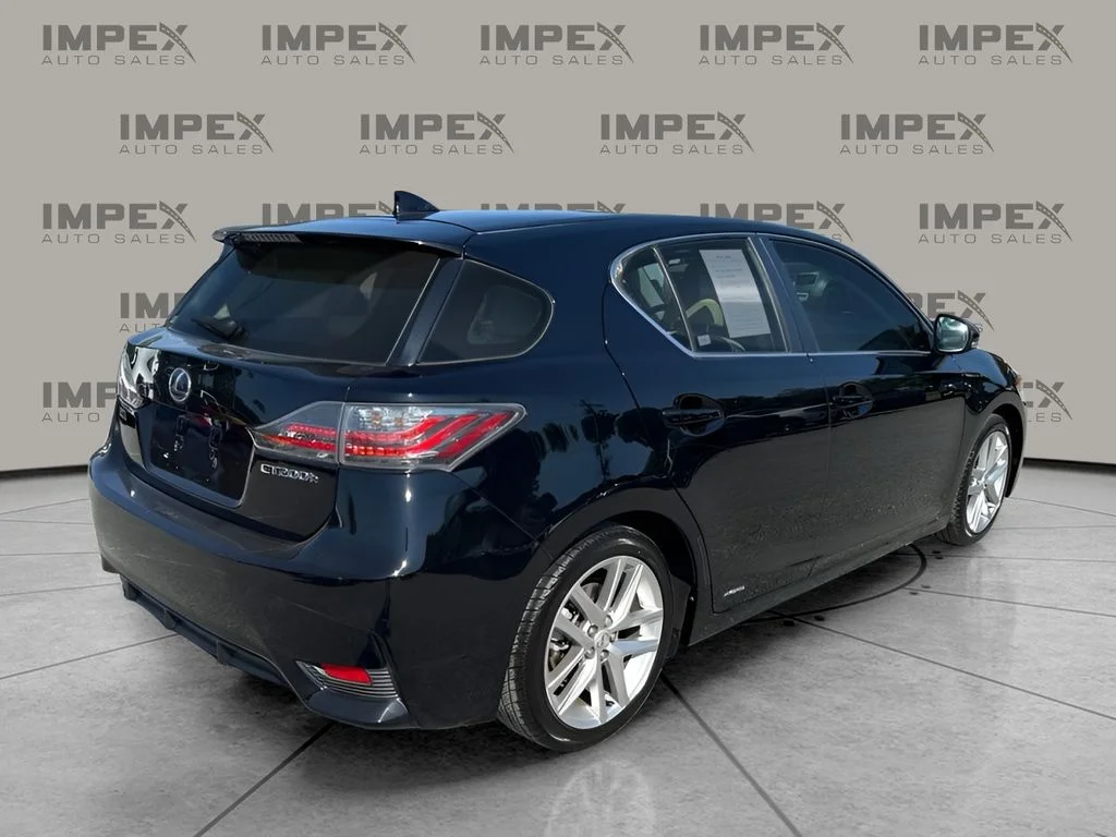 Used 2015 Black Lexus 200h image 5