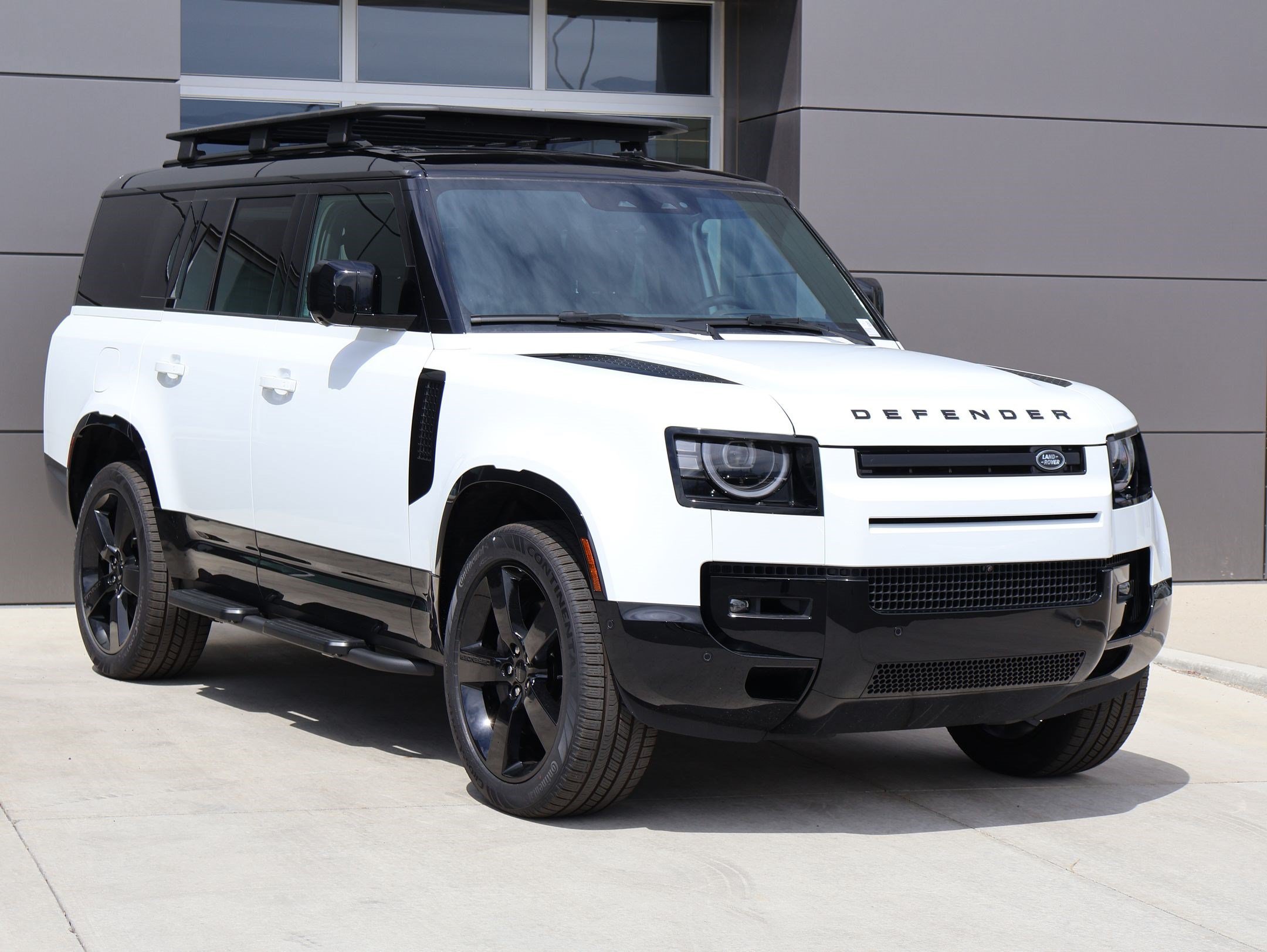 New 2026 Fuji White LAND ROVER P400 X-Dynamic SE image 3