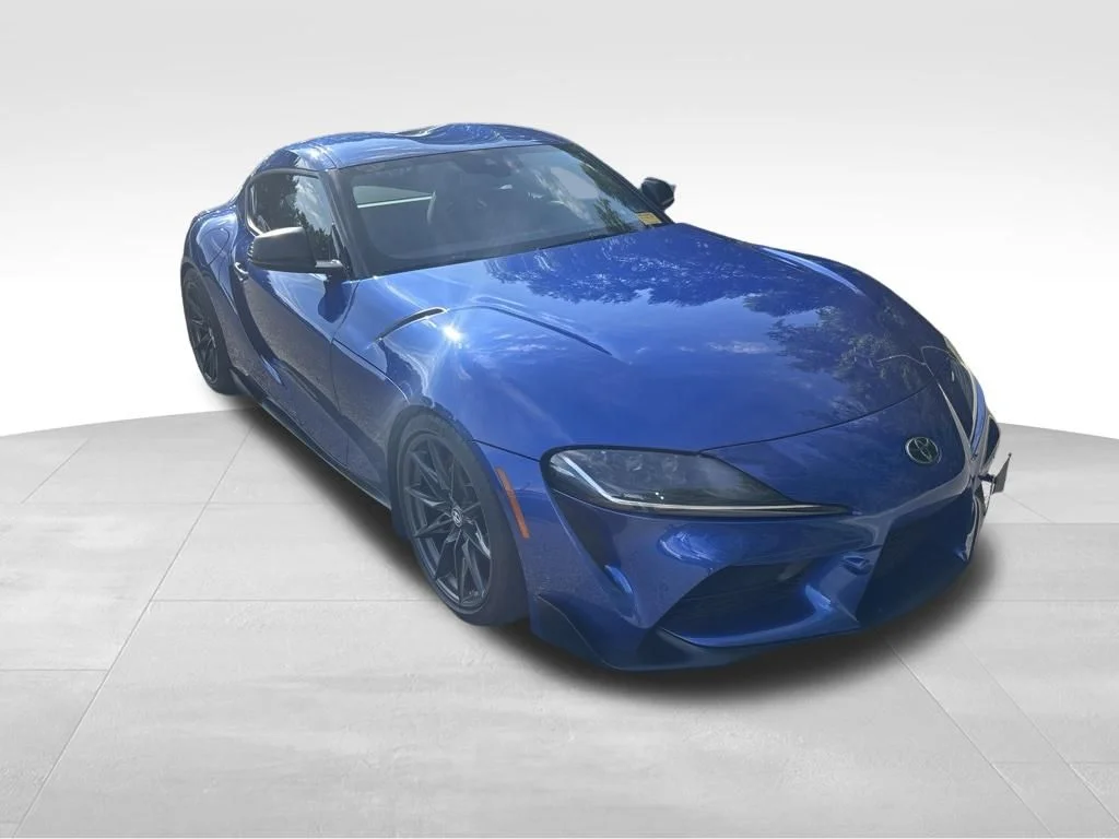 Used 2025 Blue Toyota 3.0 Premium image 4