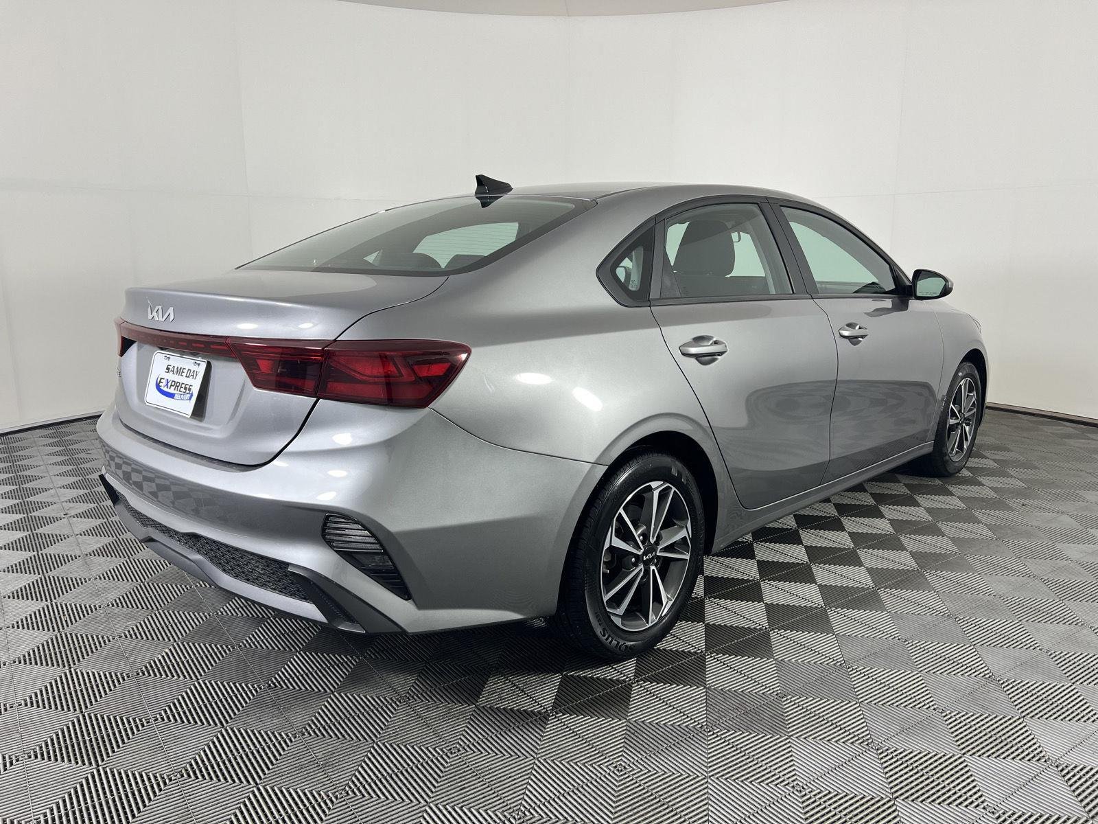 Used 2023 Steel Gray Kia LXS image 23