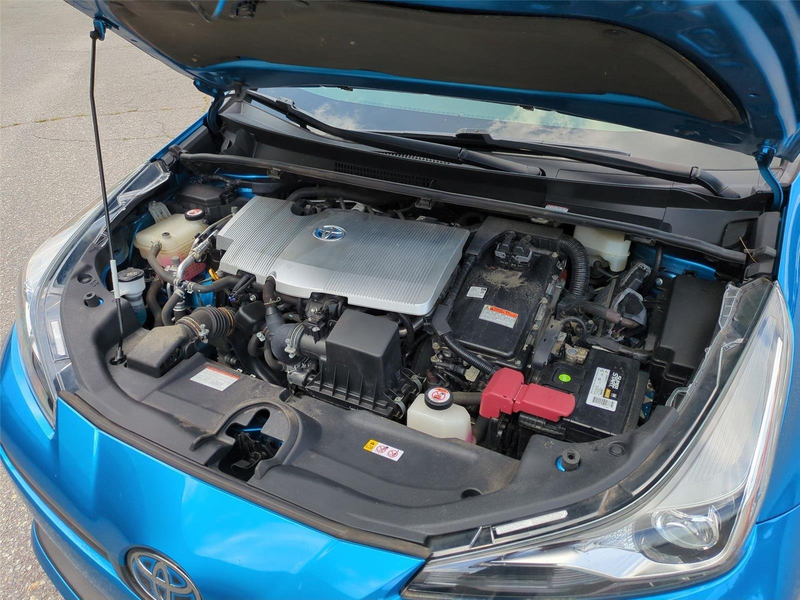 Used 2020 Electric Storm Blue Toyota XLE image 37