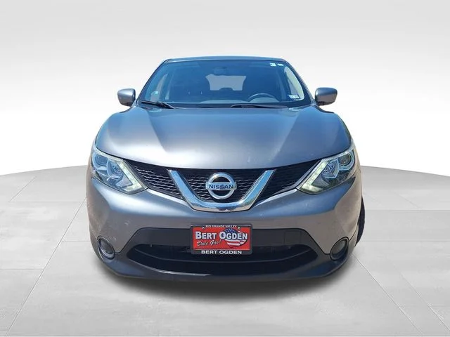 Used 2017 Gray Nissan S image 2