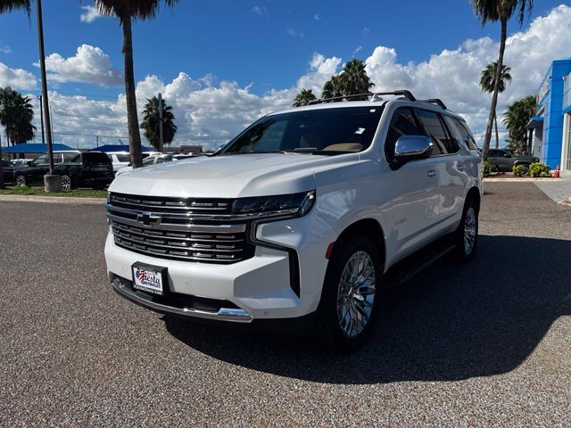 Used 2023 IRIDESCENT PEARL TRICOAT Chevrolet Premier image 3