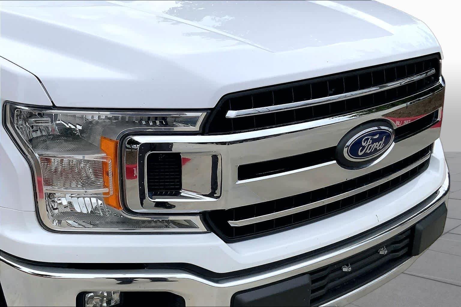 Used 2018 Oxford White Ford XLT image 32