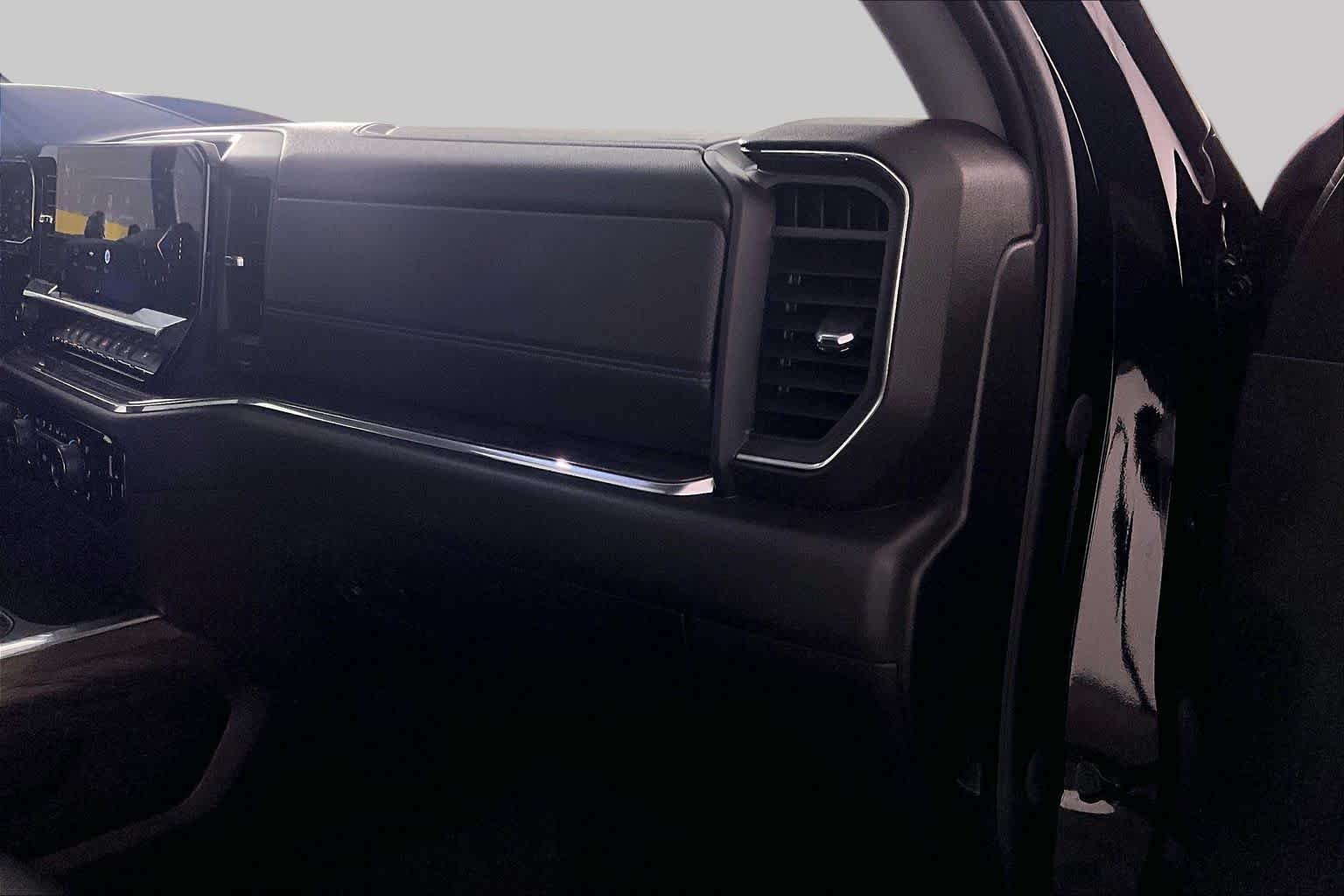 2023 Chevrolet Silverado 1500 LTZ - Photo 17