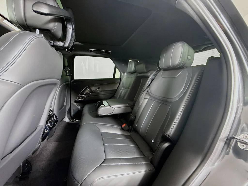 New 2026 Carpathian Grey Land Rover SE image 24