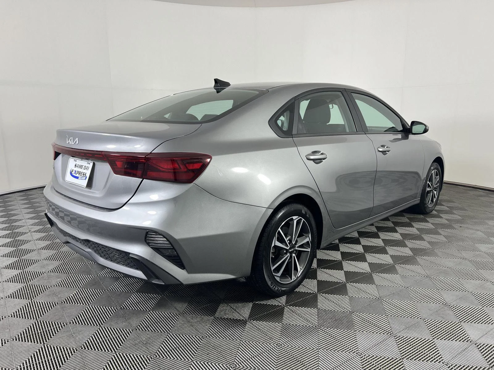 Used 2023 Steel Gray Kia LXS image 23
