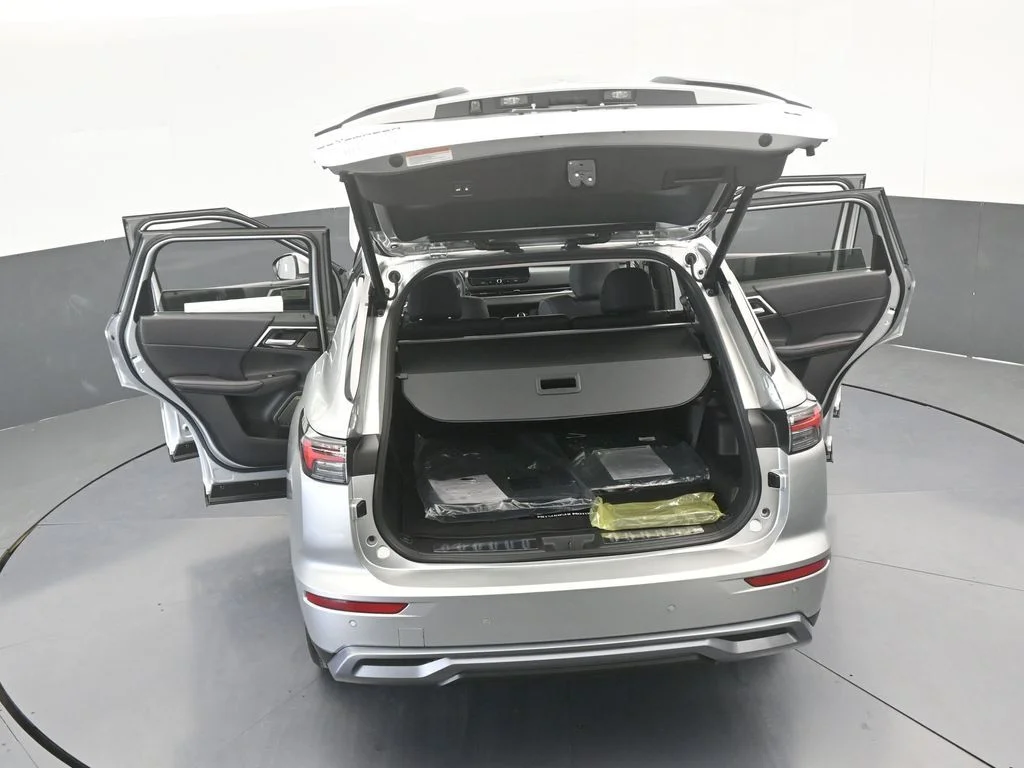 New 2026 Silver Alloy Mitsubishi SE image 68