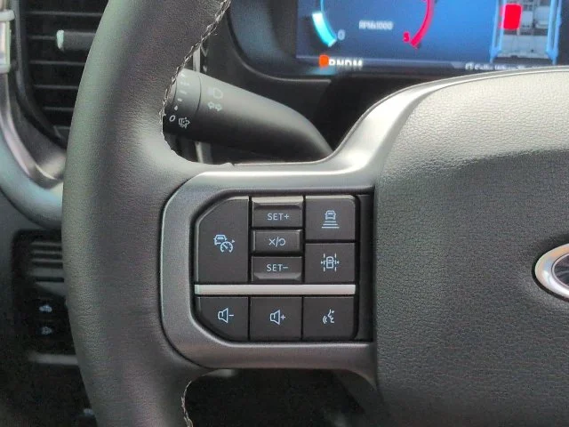 Used 2025 Gray Ford Lariat image 27