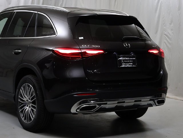 New 2027 Graphite Grey Metallic Mercedes-Benz GLC 300 image 35