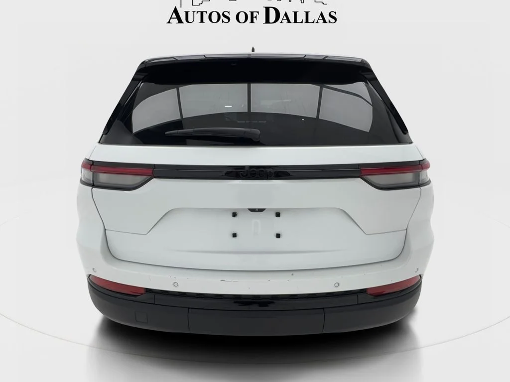 Used 2024 White/off-white Jeep Altitude image 9