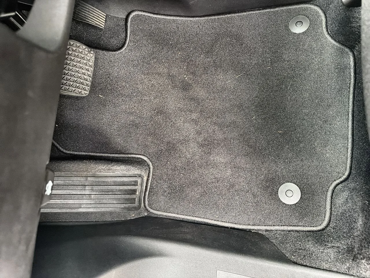 Used 2019 BLUE EMERALD METALLIC GMC SLE image 30
