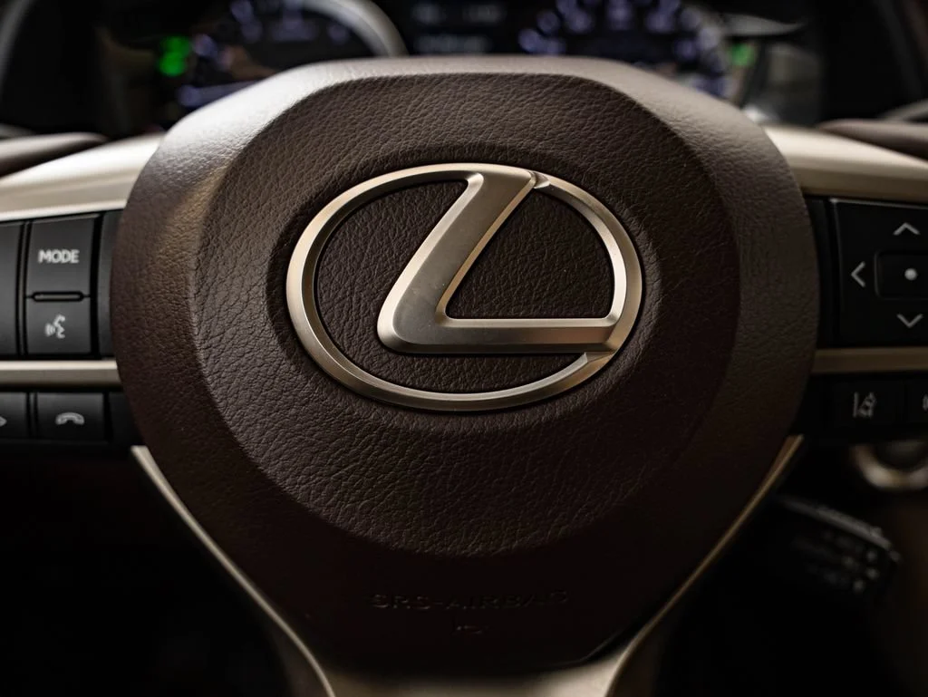 Used 2017 Eminent White Pearl Lexus 350 image 30