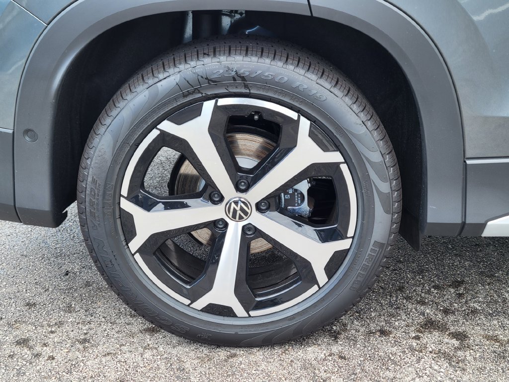 New 2026 Gray Volkswagen SE image 5