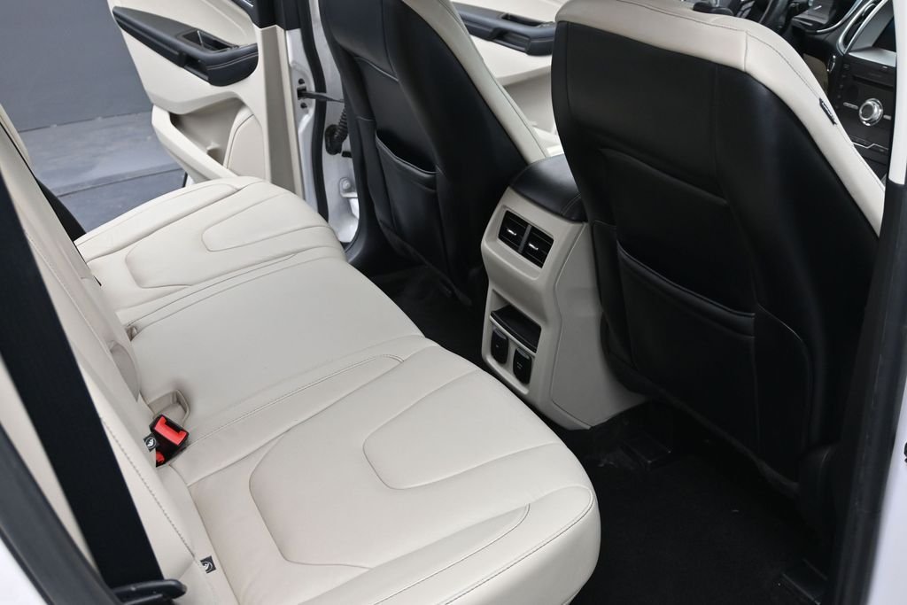 Used 2019 White Ford Titanium image 12