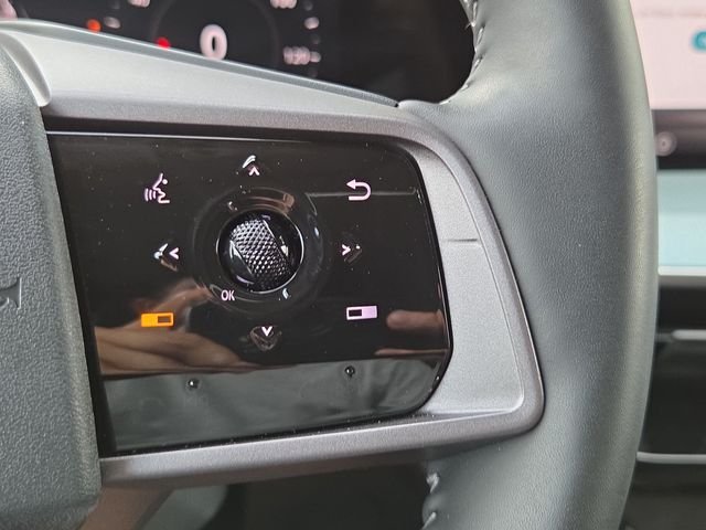 Used 2025 White Pearl Nissan Platinum image 23
