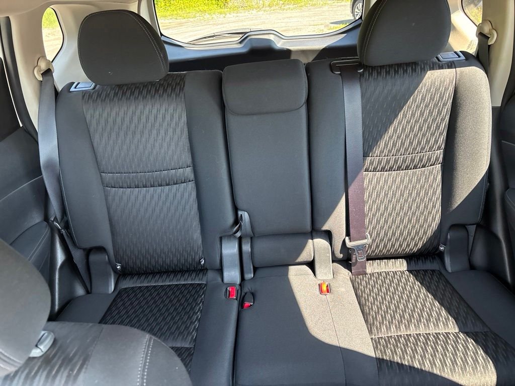 Used 2018 White Nissan SV image 22