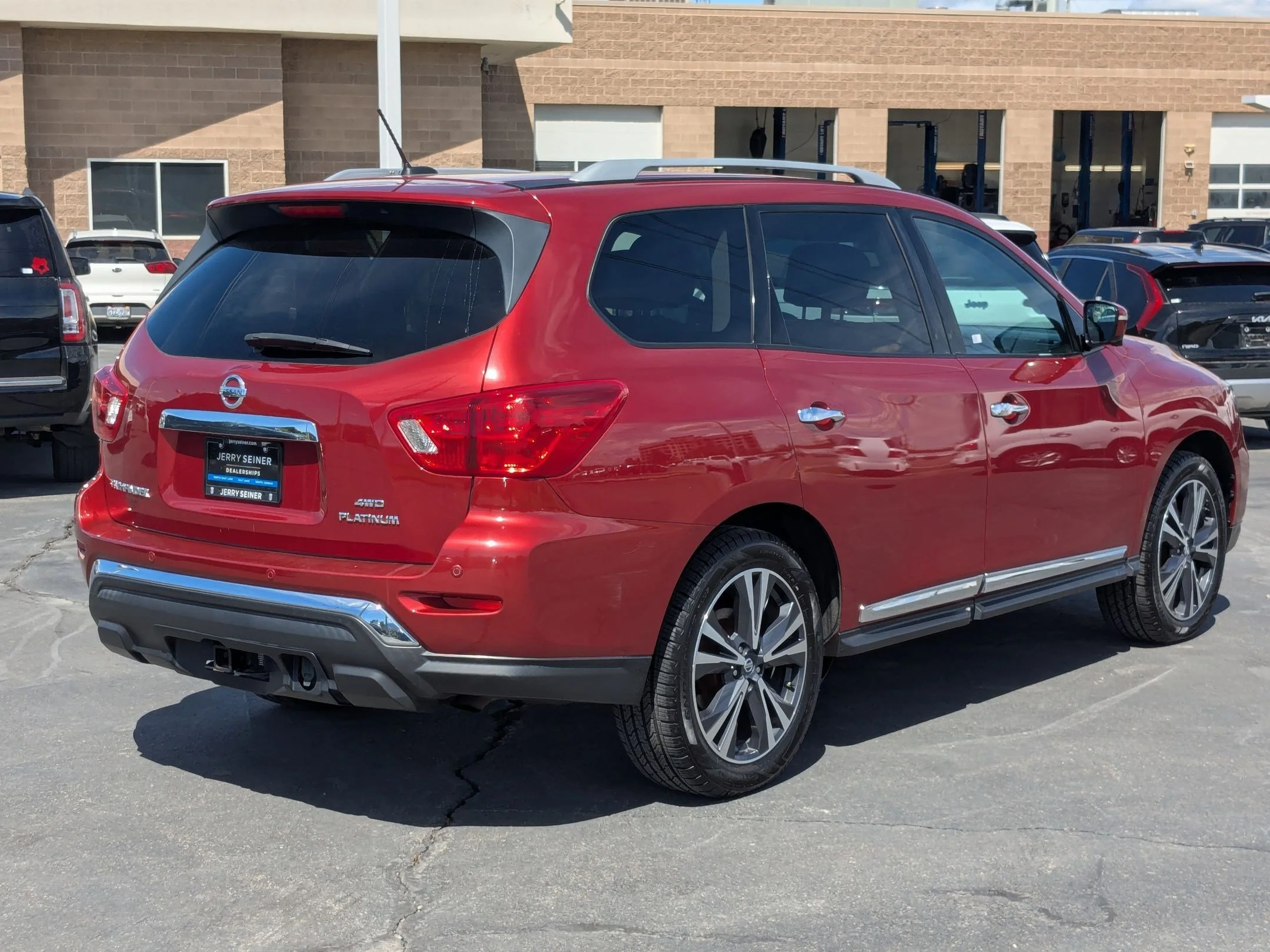 Used 2017 Cayenne Red Metallic Nissan Platinum image 5