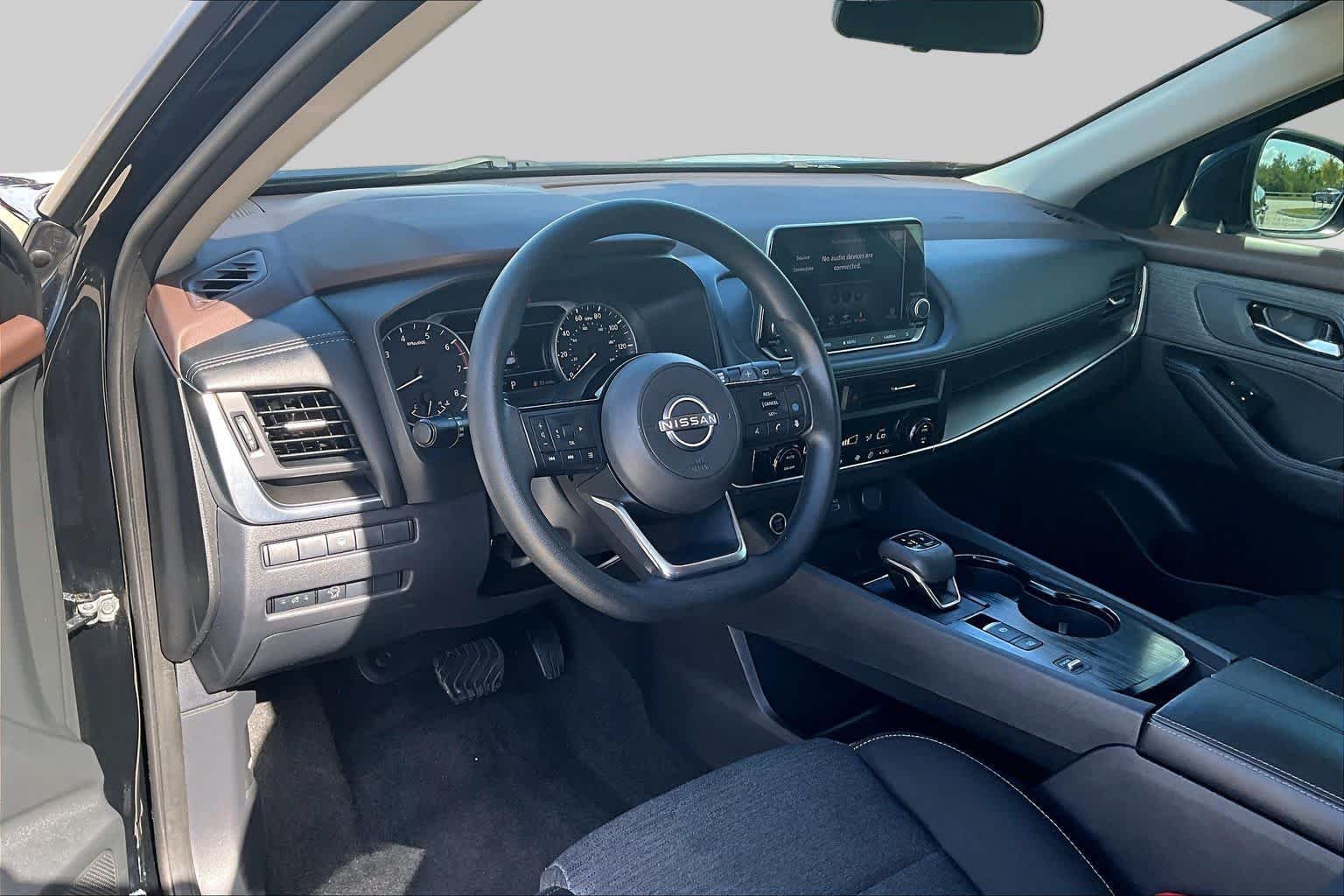 Used 2023 Super Black Nissan SV image 16