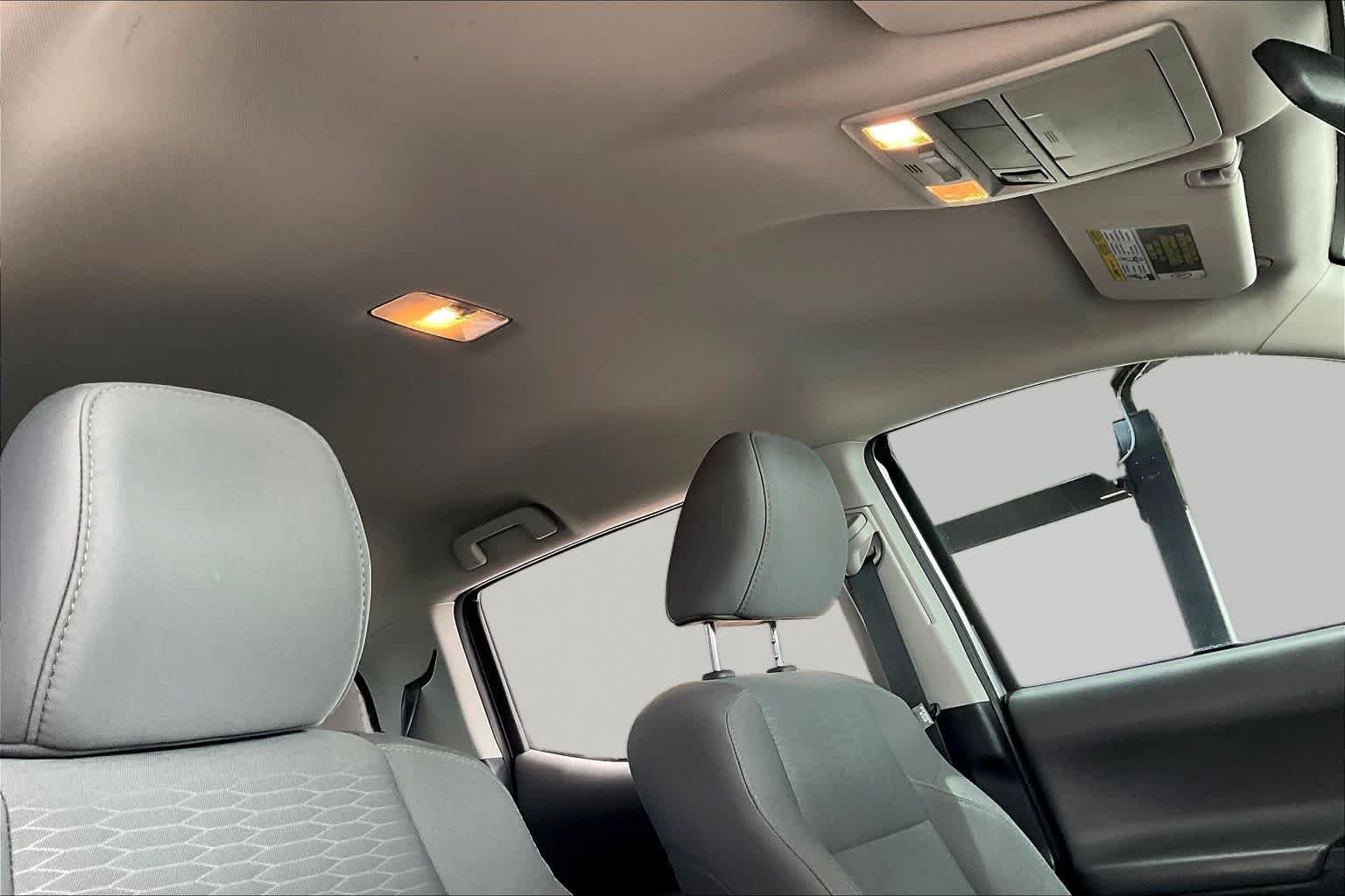 Used 2018 Silver Sky Metallic Toyota SR image 14