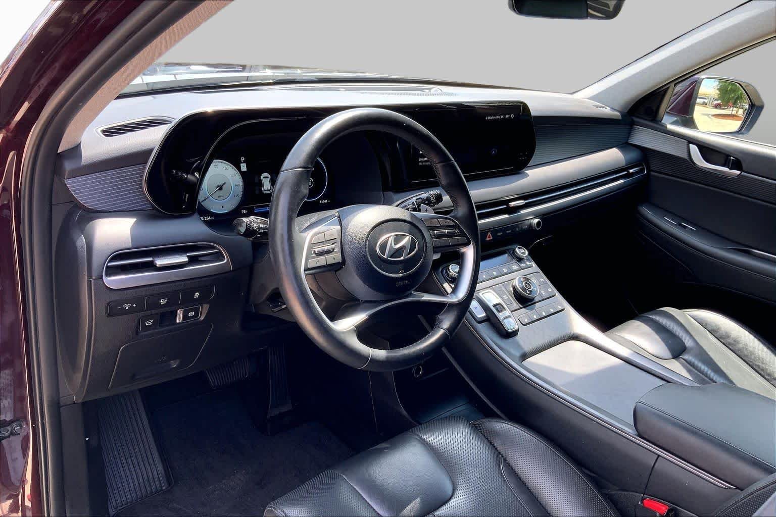 Certified Used 2023 Sierra Burgundy Hyundai Limited image 18
