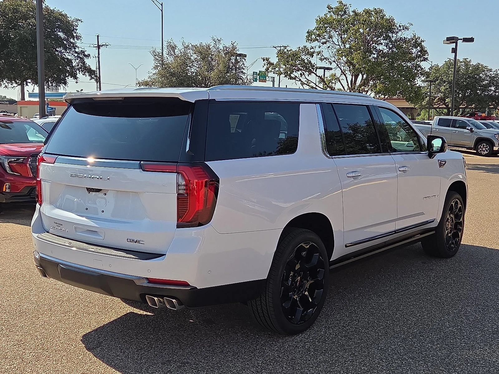 New 2026 Glacier White Tricoat GMC Denali Ultimate image 4
