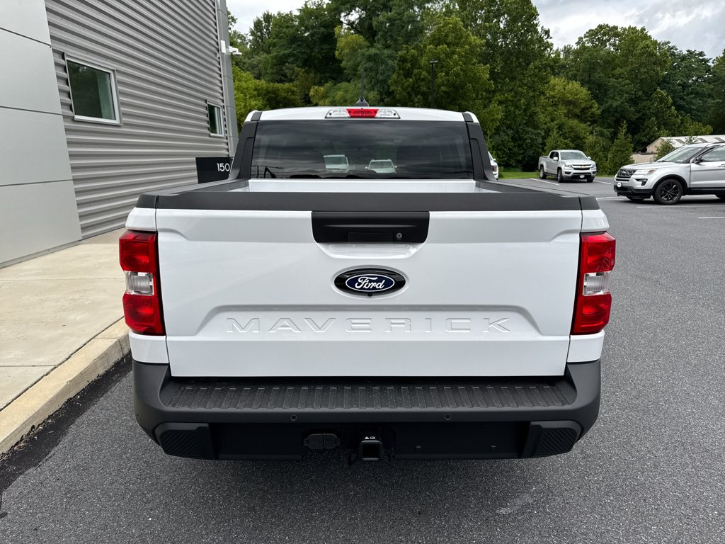 New 2026 Oxford White Ford XLT image 9