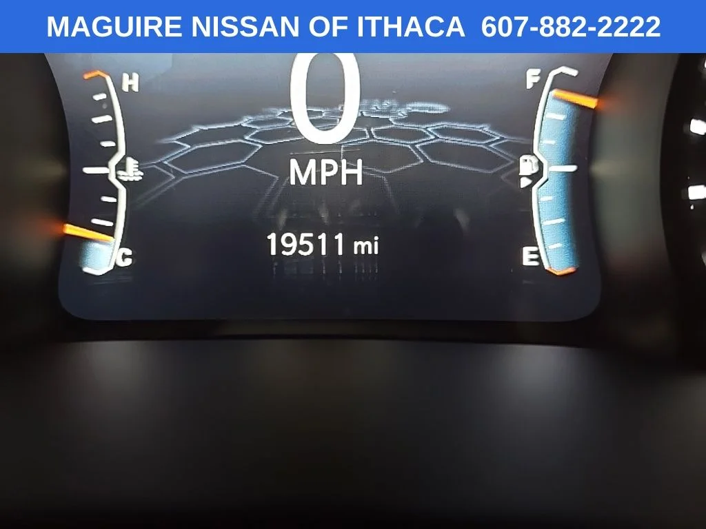 Used 2022 White Jeep Trailhawk image 22