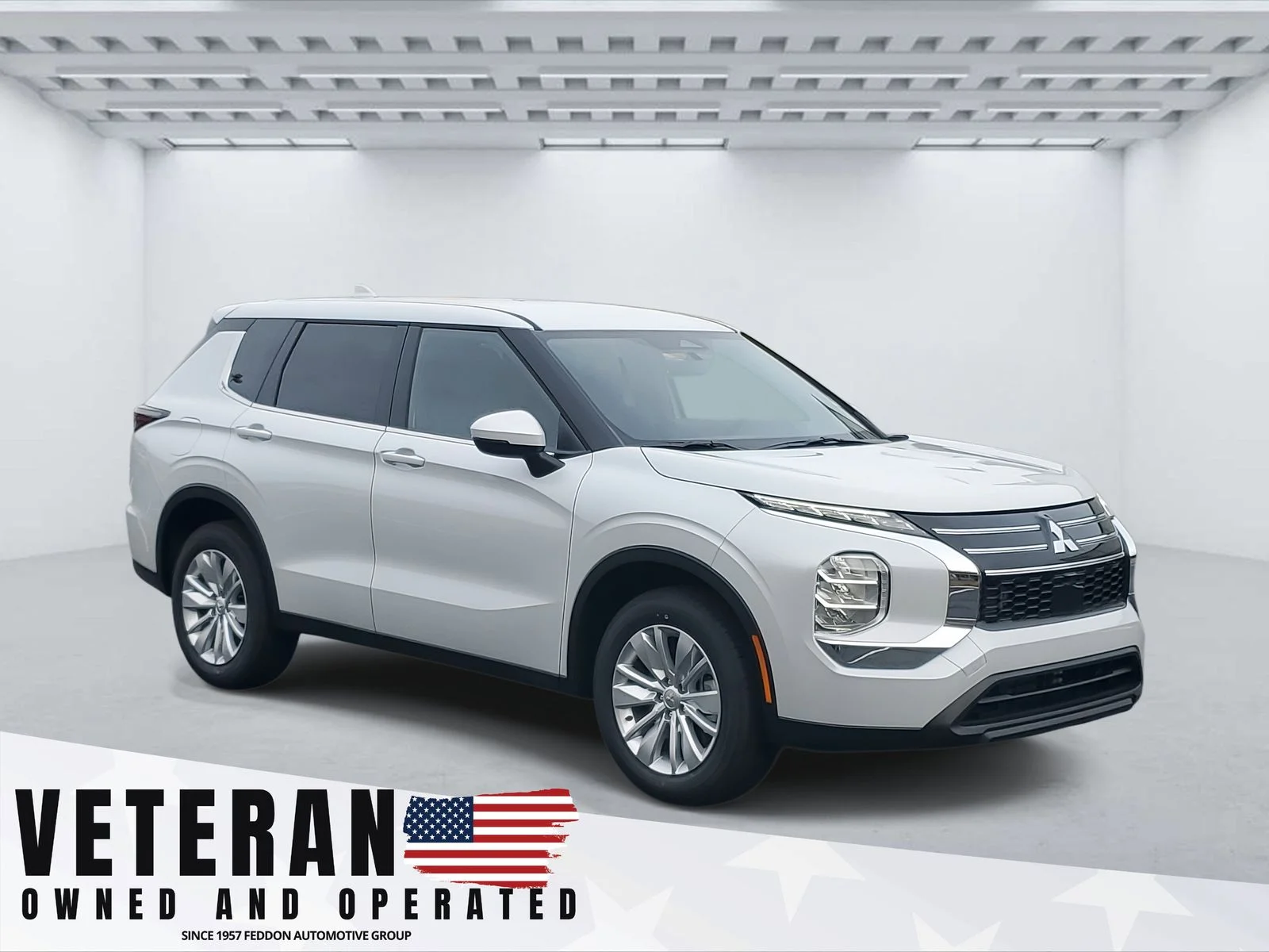 2026 Mitsubishi Outlander ES FWD's photo